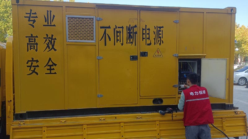 盐都柴油发电机组和UPS电源配合使用时，如何避免切换过程中的电力中断？